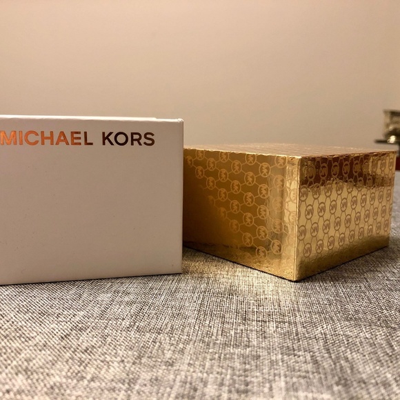Michael Kors Tortoiseshell Padlock Link Bracelet - Picture 4 of 4